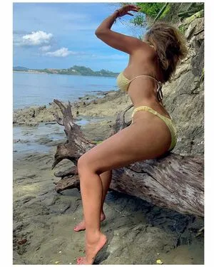 Lauryvict OnlyFans Leaked Free Thumbnail Picture - #1LVzZKAkct
