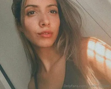 Lavalerialopez OnlyFans Leaked Free Thumbnail Picture - #9JNycdBmGw