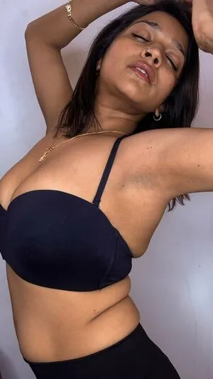 Lavanya Manickam OnlyFans Leaked Free Thumbnail Picture - #iFEESDEjX5
