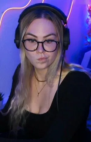 Lavrasophie OnlyFans Leaked Free Thumbnail Picture - #uldNO4reps
