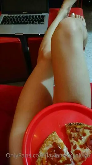 Laylamixxxel666 OnlyFans Leaked Free Thumbnail Picture - #ANeRmmrCV2