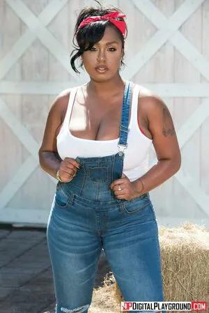 Layton Benton OnlyFans Leaked Free Thumbnail Picture - #q7F1drRyOr