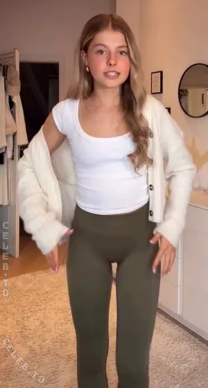 Lea Alena OnlyFans Leaked Free Thumbnail Picture - #XwrznB1tBb