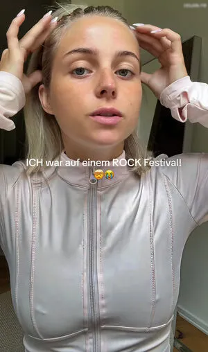 Lea Breuer OnlyFans Leaked Free Thumbnail Picture - #0qAvww0b48