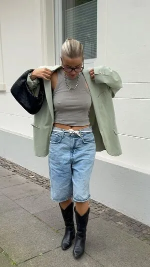 Lea Breuer OnlyFans Leaked Free Thumbnail Picture - #7qZfW0Zql2