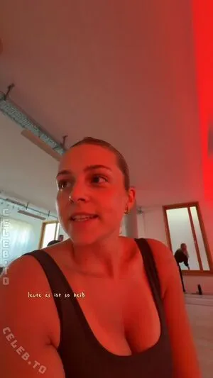 Lea Breuer OnlyFans Leaked Free Thumbnail Picture - #IBmoR5ZSBD