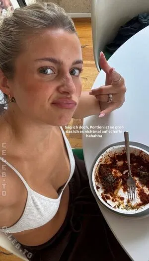 Lea Breuer OnlyFans Leaked Free Thumbnail Picture - #PdFXN5hyh0