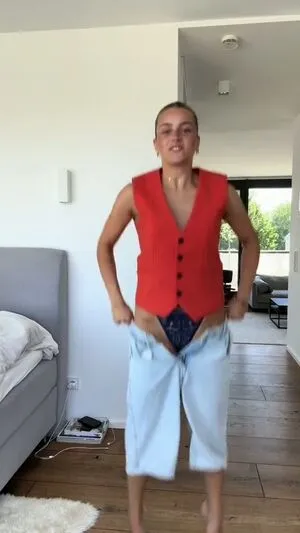 Lea Breuer OnlyFans Leaked Free Thumbnail Picture - #Q4B398VgBZ