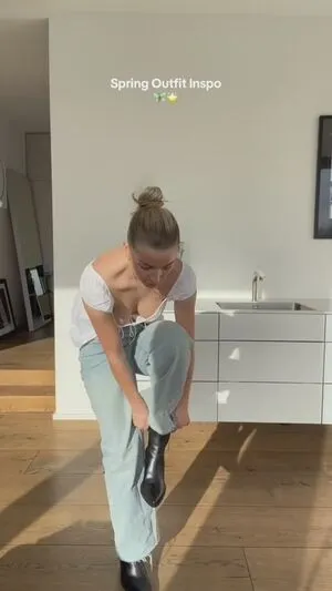 Lea Breuer OnlyFans Leaked Free Thumbnail Picture - #hMHeuD20qc