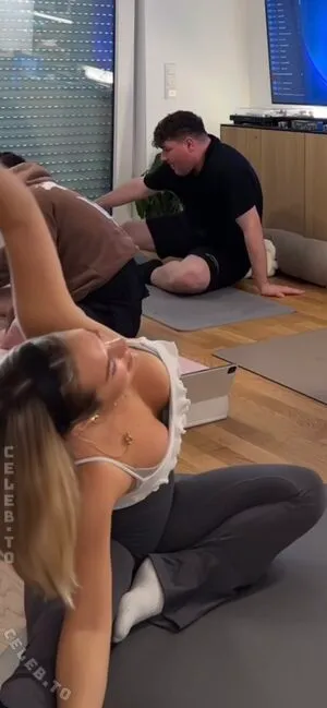 Lea Keller OnlyFans Leaked Free Thumbnail Picture - #6JFaZgFGOy