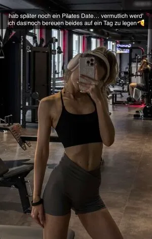 Lea Peach OnlyFans Leaked Free Thumbnail Picture - #CRztn4benq