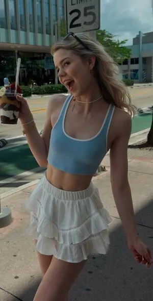 Lea Peach OnlyFans Leaked Free Thumbnail Picture - #dnaOgpKMp4