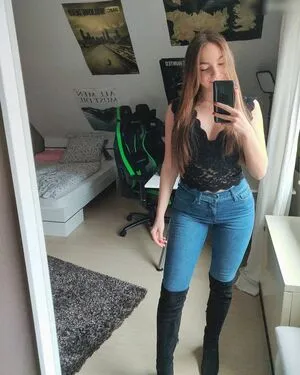Leacharelle OnlyFans Leaked Free Thumbnail Picture - #FUFDabZ0ki