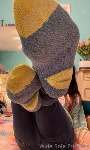 Leahsprettyfeet OnlyFans Leaked Free Thumbnail Picture - #h070MKuWAm