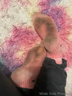 Leahsprettyfeet OnlyFans Leaked Free Thumbnail Picture - #lPIRflajnl