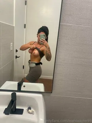 Leahtaaylor99 OnlyFans Leaked Free Thumbnail Picture - #gwSA7ullz6
