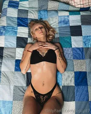 Lealy47 OnlyFans Leaked Free Thumbnail Picture - #THS2JZTVs6