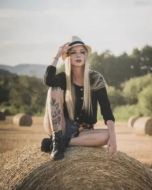 Lealyferra Lea Ly OnlyFans Leaked Free Thumbnail Picture - #0dnfVFC0ME