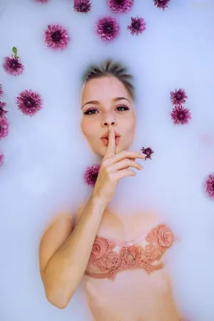 Lealyferra Lea Ly OnlyFans Leaked Free Thumbnail Picture - #6frmYQkuta