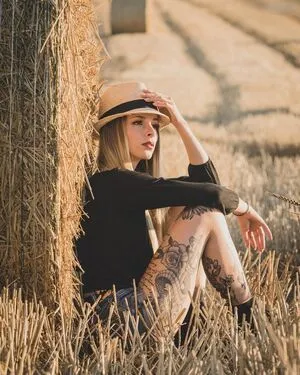 Lealyferra Lea Ly OnlyFans Leaked Free Thumbnail Picture - #SAMZRwrYt8