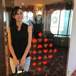 Leamiles13 OnlyFans Leaked Free Thumbnail Picture - #m1F4EhkFj2