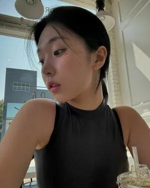 Lee Yeonwoo OnlyFans Leaked Free Thumbnail Picture - #LGwdrICKNP