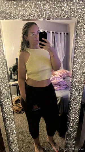 Leeleexxxo OnlyFans Leaked Free Thumbnail Picture - #W9vf4IanT1