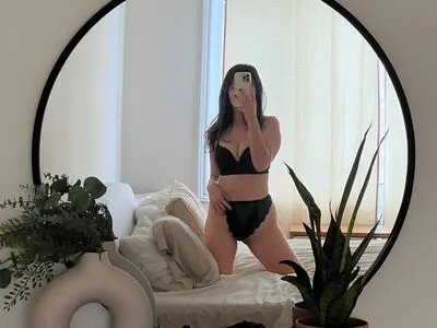 Leesa Love OnlyFans Leaked Free Thumbnail Picture - #rofPGpDFVY