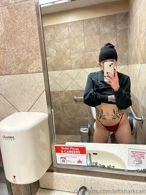 Leftsharkcait OnlyFans Leaked Free Thumbnail Picture - #6I14t4j0vu