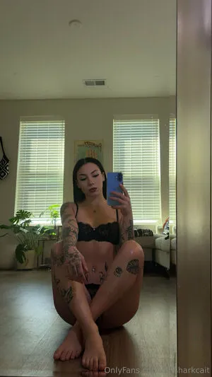 Leftsharkcait OnlyFans Leaked Free Thumbnail Picture - #Twtyzuikpr