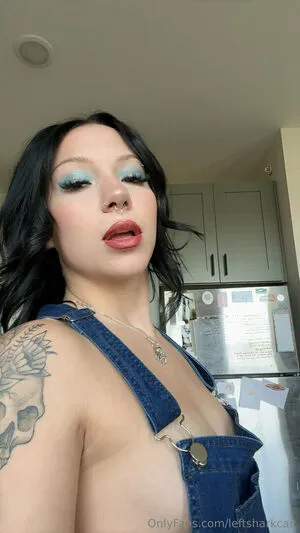 Leftsharkcait OnlyFans Leaked Free Thumbnail Picture - #fJbTed9wFi