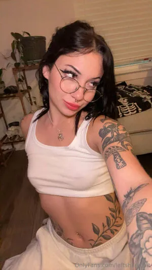 Leftsharkcait OnlyFans Leaked Free Thumbnail Picture - #qLYtT52vKL