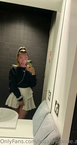 Legallyblonde Au OnlyFans Leaked Free Thumbnail Picture - #O7GotlAHGB