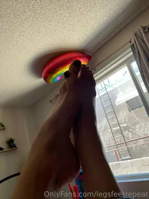 Legsfeetrepeat OnlyFans Leaked Free Thumbnail Picture - #Dj8RFTaxdx