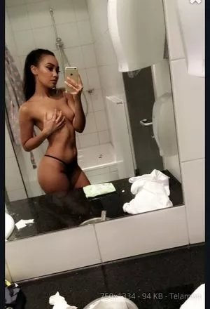 Leigh Anne Pinnock OnlyFans Leaked Free Thumbnail Picture - #wyeIm357Lt