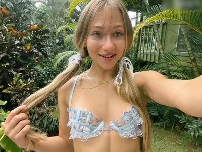 Leilaluuu OnlyFans Leaked Free Thumbnail Picture - #XNpqFsq828