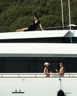 Leleberlin OnlyFans Leaked Free Thumbnail Picture - #DptjNetzzx