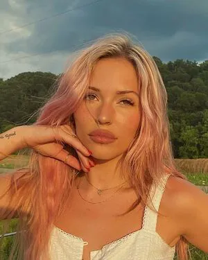 Lennon Stella OnlyFans Leaked Free Thumbnail Picture - #AYhJRaAYc2