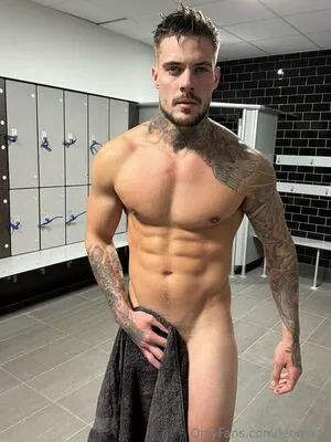 Leomaze OnlyFans Leaked Free Thumbnail Picture - #HOzBeUt2CA