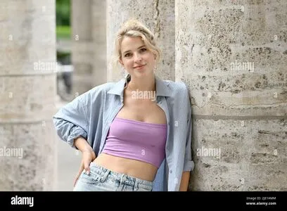 Leonie Brill OnlyFans Leaked Free Thumbnail Picture - #1jJ8Sia8fA