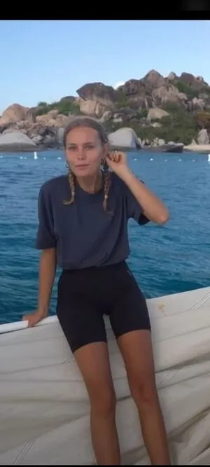 Leonie Massman OnlyFans Leaked Free Thumbnail Picture - #8zosqVxUzs