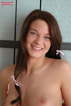 Leonie Saint OnlyFans Leaked Free Thumbnail Picture - #4hAdTyHEuv