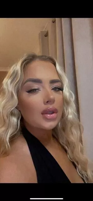 Leonie Tongue OnlyFans Leaked Free Thumbnail Picture - #4Tk5Sc3Smd