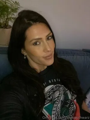 Leonieschwarz OnlyFans Leaked Free Thumbnail Picture - #ALUnSzWpit