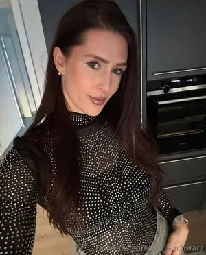 Leonieschwarz OnlyFans Leaked Free Thumbnail Picture - #ElHiGCrzBM