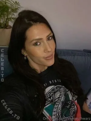 Leonieschwarz OnlyFans Leaked Free Thumbnail Picture - #syn0U9pA9t