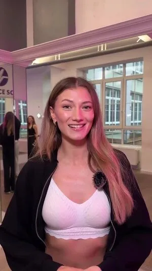 Leony Burger OnlyFans Leaked Free Thumbnail Picture - #gbeaEMEbk3