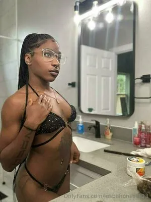 Lesbehonest123 OnlyFans Leaked Free Thumbnail Picture - #F4f04AOsTG