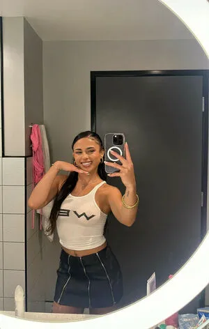 Lesizzl OnlyFans Leaked Free Thumbnail Picture - #rDTCL7T5gg