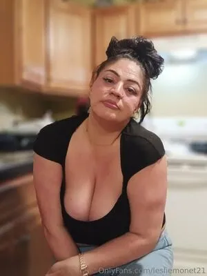 Lesliemonet21 OnlyFans Leaked Free Thumbnail Picture - #V1VofJdhIF